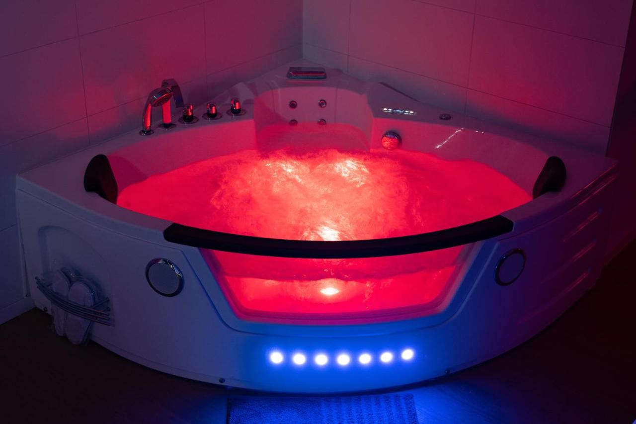 Capsule Nature & Photos - Jacuzzi - Netflix & Home Cinema - Ps5 & Jeu Thun-Saint-Martin 외부 사진