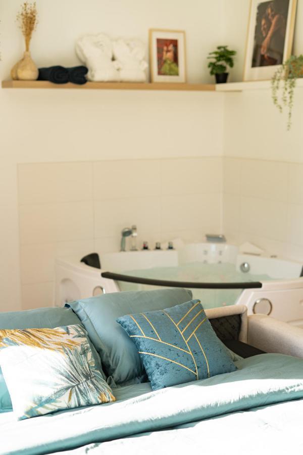 Capsule Nature & Photos - Jacuzzi - Netflix & Home Cinema - Ps5 & Jeu Thun-Saint-Martin 외부 사진